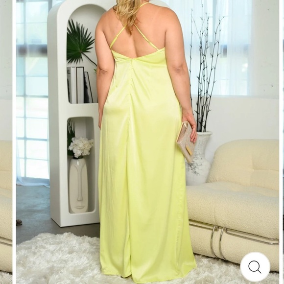 Surplice criss cross maxi gown dress plus size - Picture 2 of 3